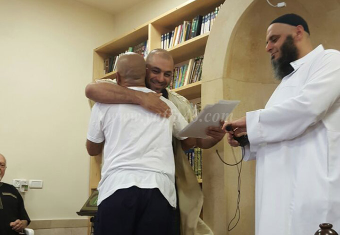  بالصور: اختتام دورة أحكام التلاوة والتجويد في مسجد محمد الفاتح بيافا 